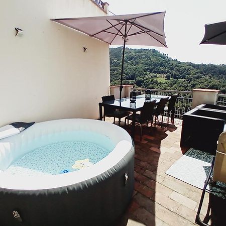 Comfortable Apartment With Sea View In Falcinello Екстериор снимка