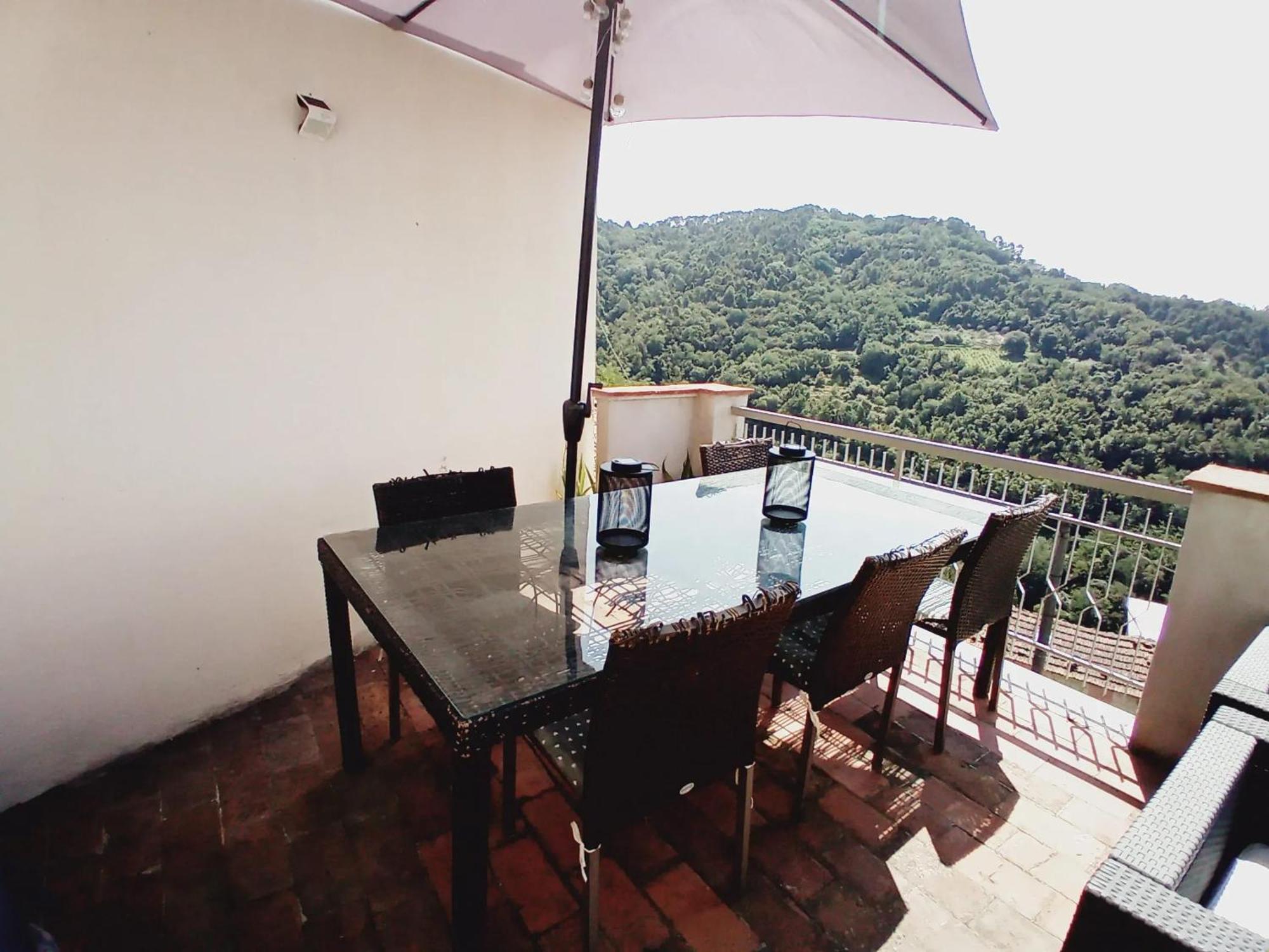 Comfortable Apartment With Sea View In Falcinello Екстериор снимка