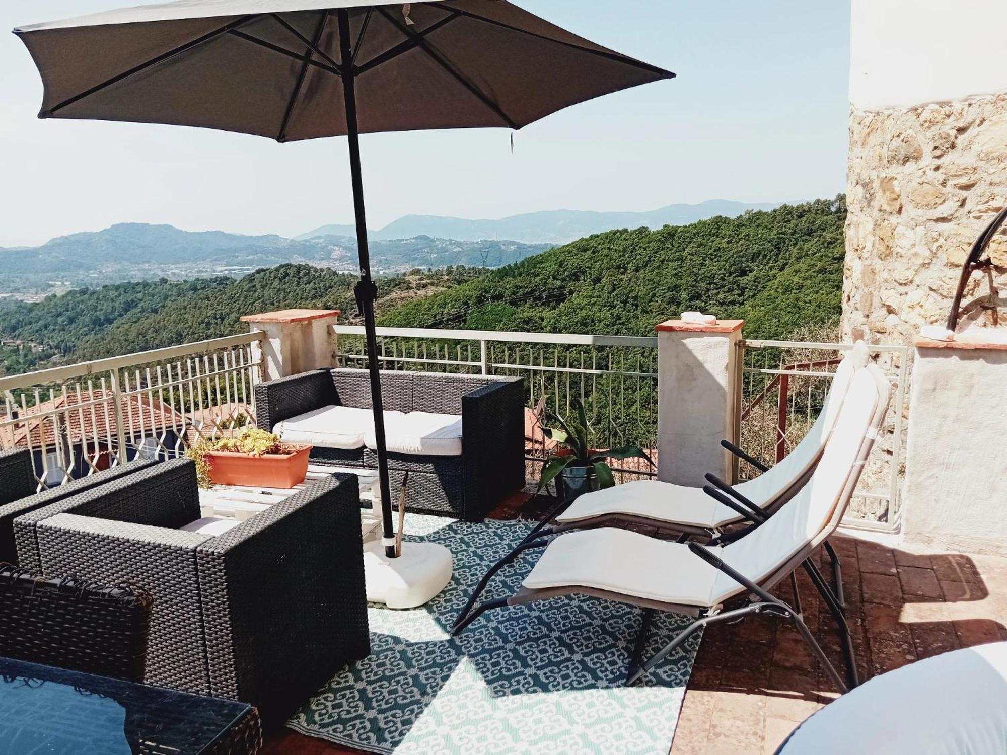Comfortable Apartment With Sea View In Falcinello Екстериор снимка